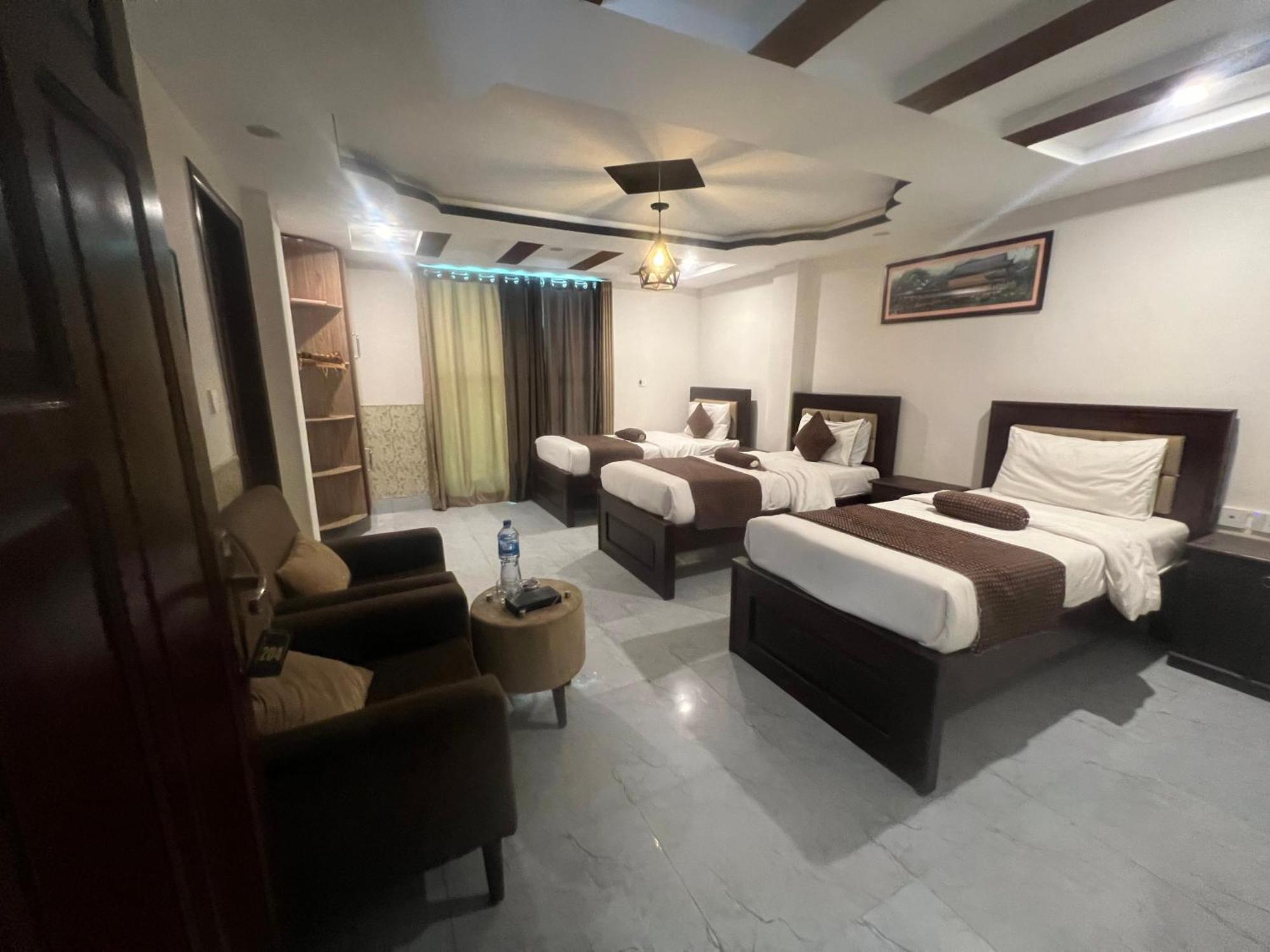 Hotel Birmingham Palace Kalam By Khan Familia Ngoại thất bức ảnh